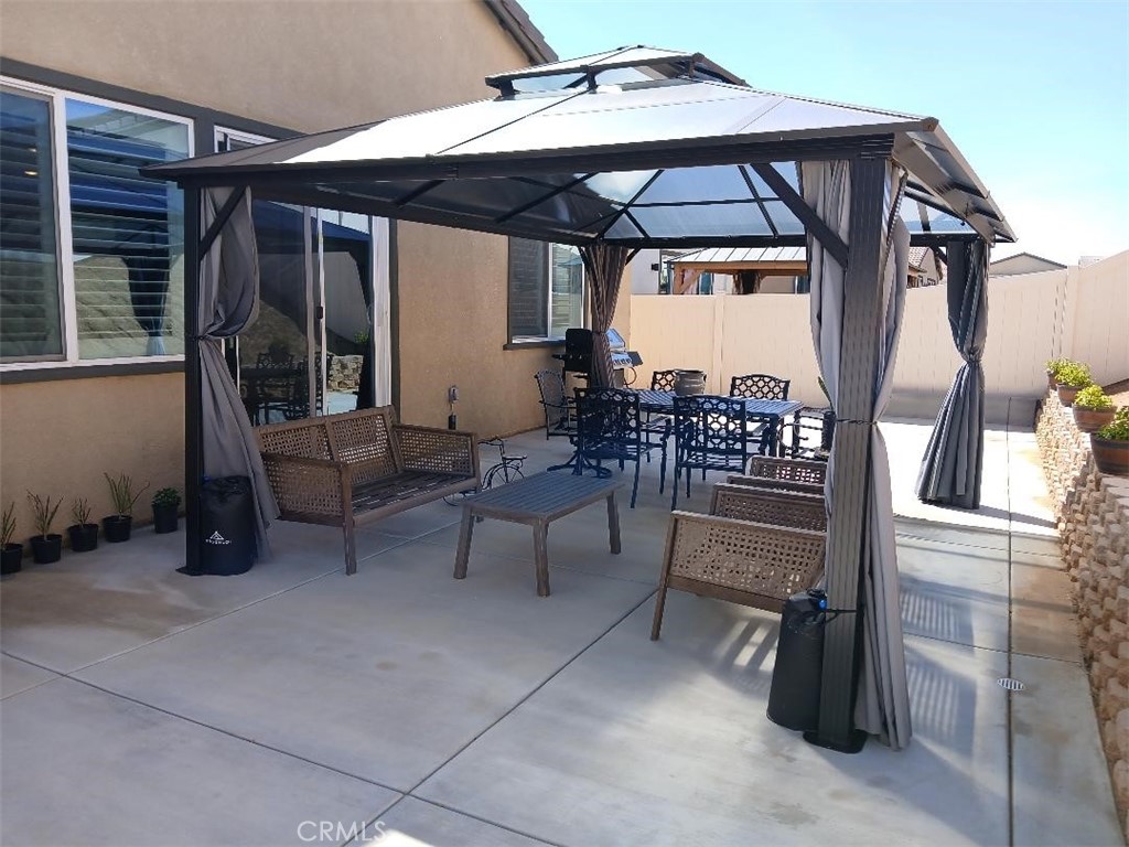 5081 Larkspur Road Banning, CA 92220 - Photo 30 of 36 Low maintenance backyard.