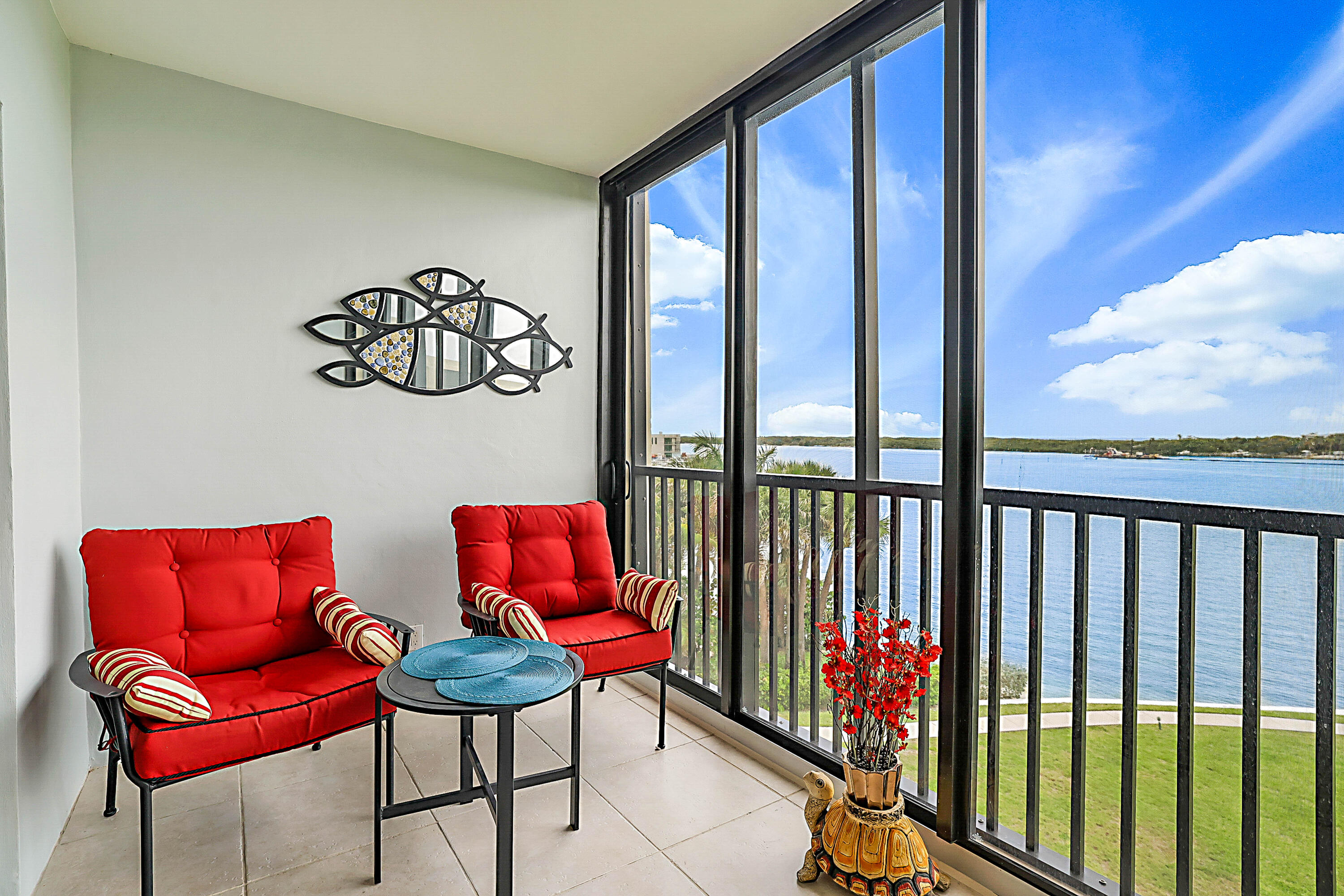 300 Intracoastal Place, Unit 403 Jupiter, FL 33469 - Photo 11 of 38 300 Intracoastal Pl Apt 403-11