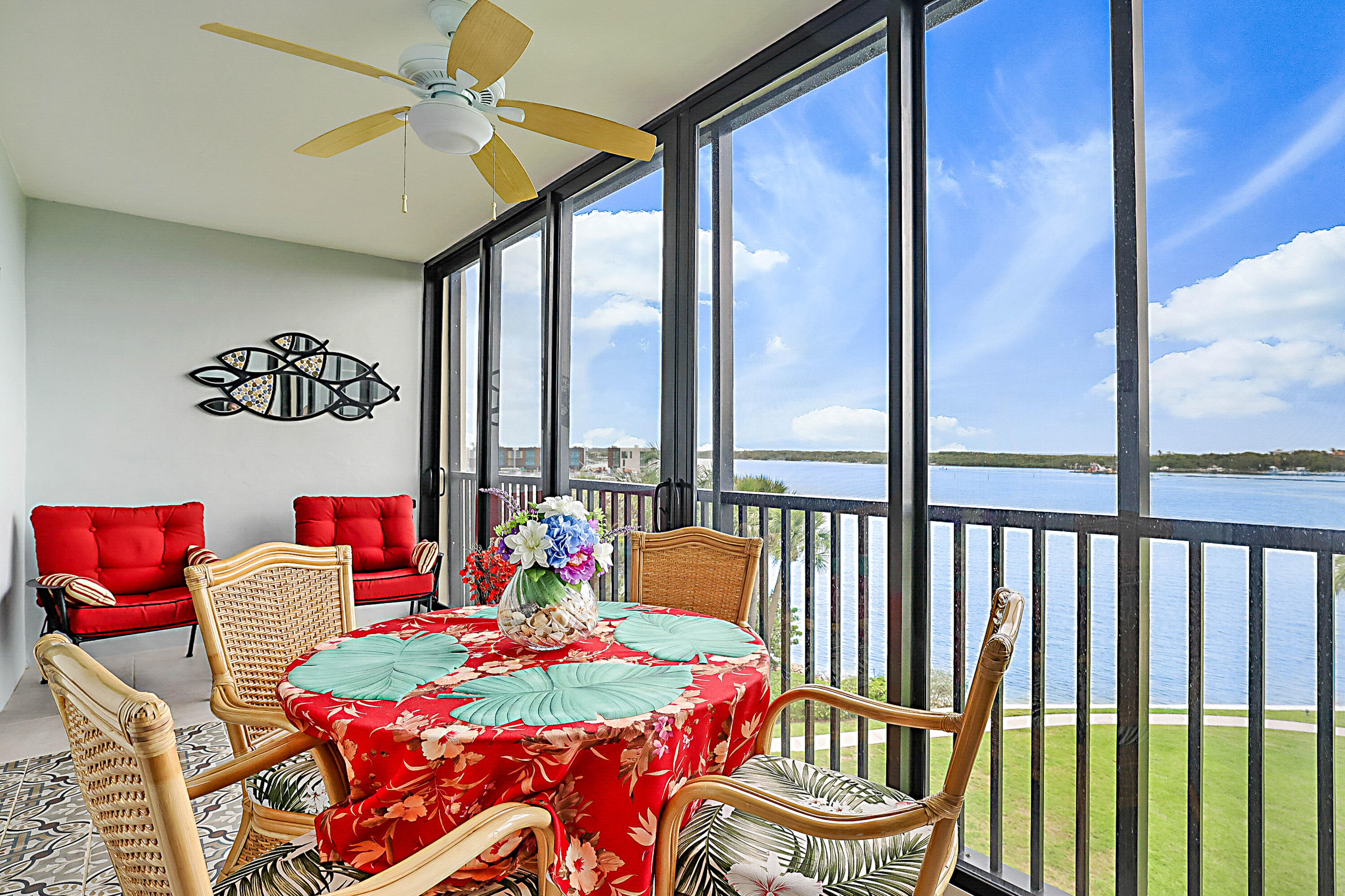 300 Intracoastal Place, Unit 403 Jupiter, FL 33469 - Photo 12 of 38 300 Intracoastal Pl Apt 403-12