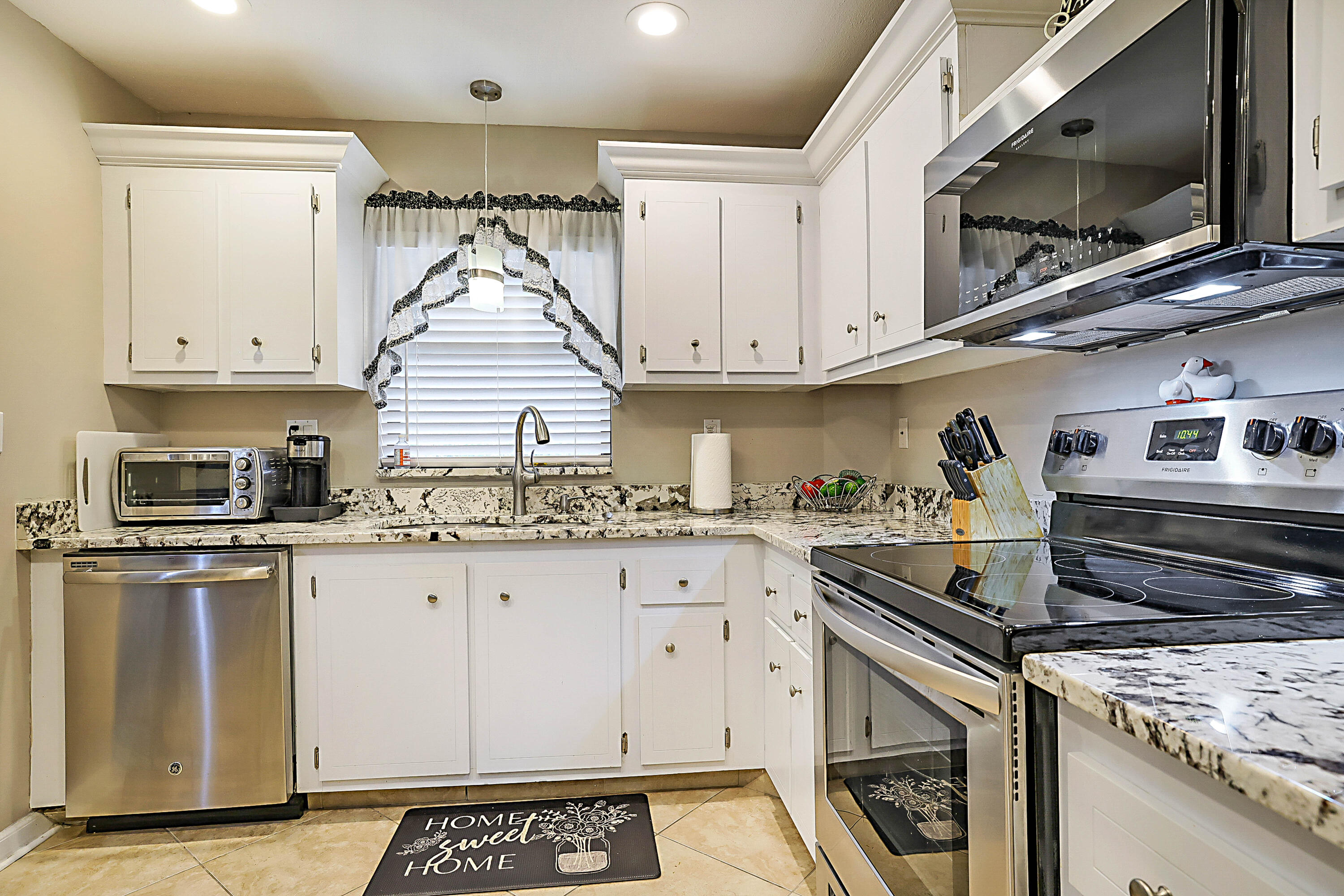 300 Intracoastal Place, Unit 403 Jupiter, FL 33469 - Photo 19 of 38 300 Intracoastal Pl Apt 403-19
