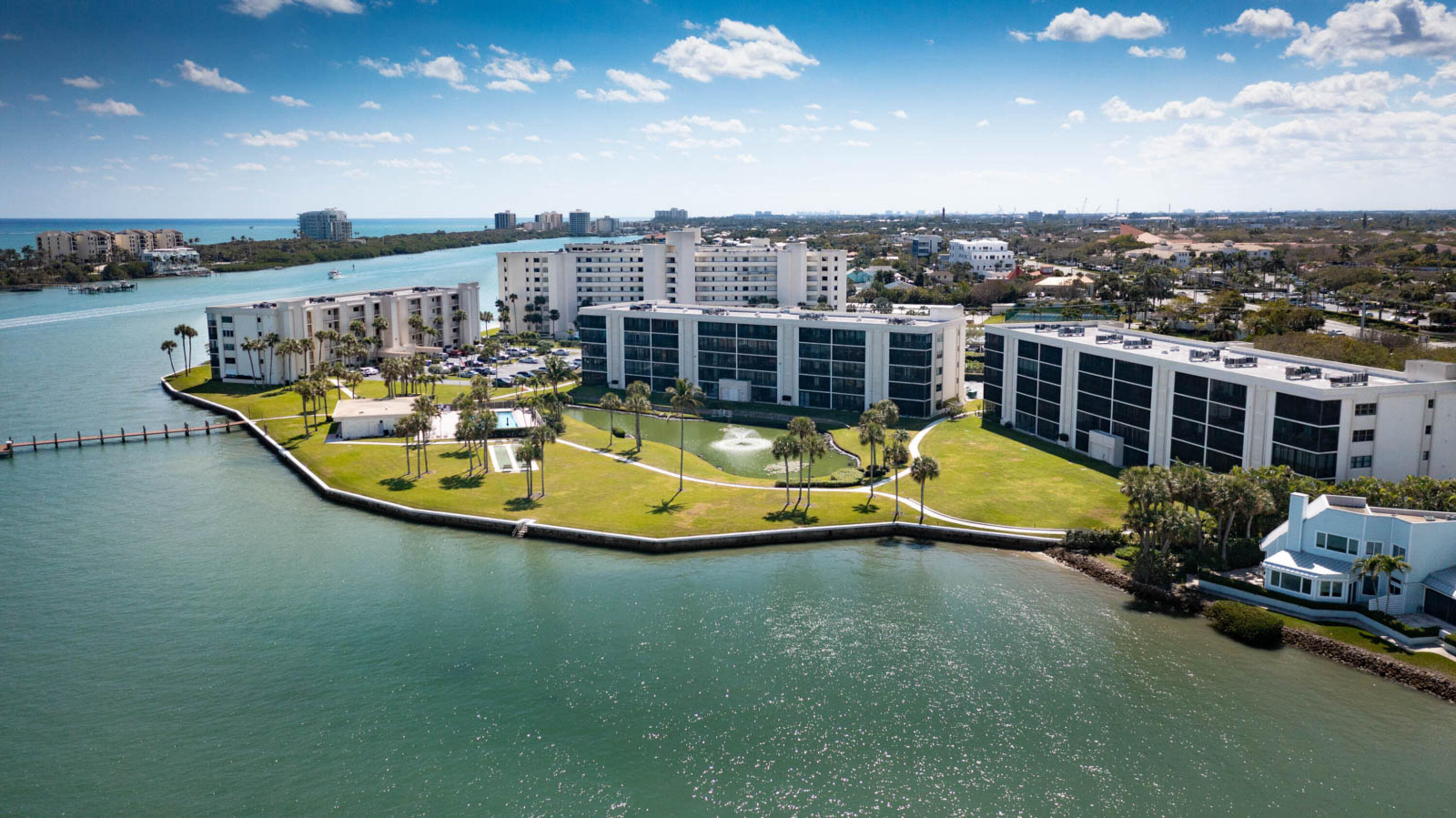 300 Intracoastal Place, Unit 403 Jupiter, FL 33469 - Photo 31 of 38 300 Intracoastal Pl Apt 403-31