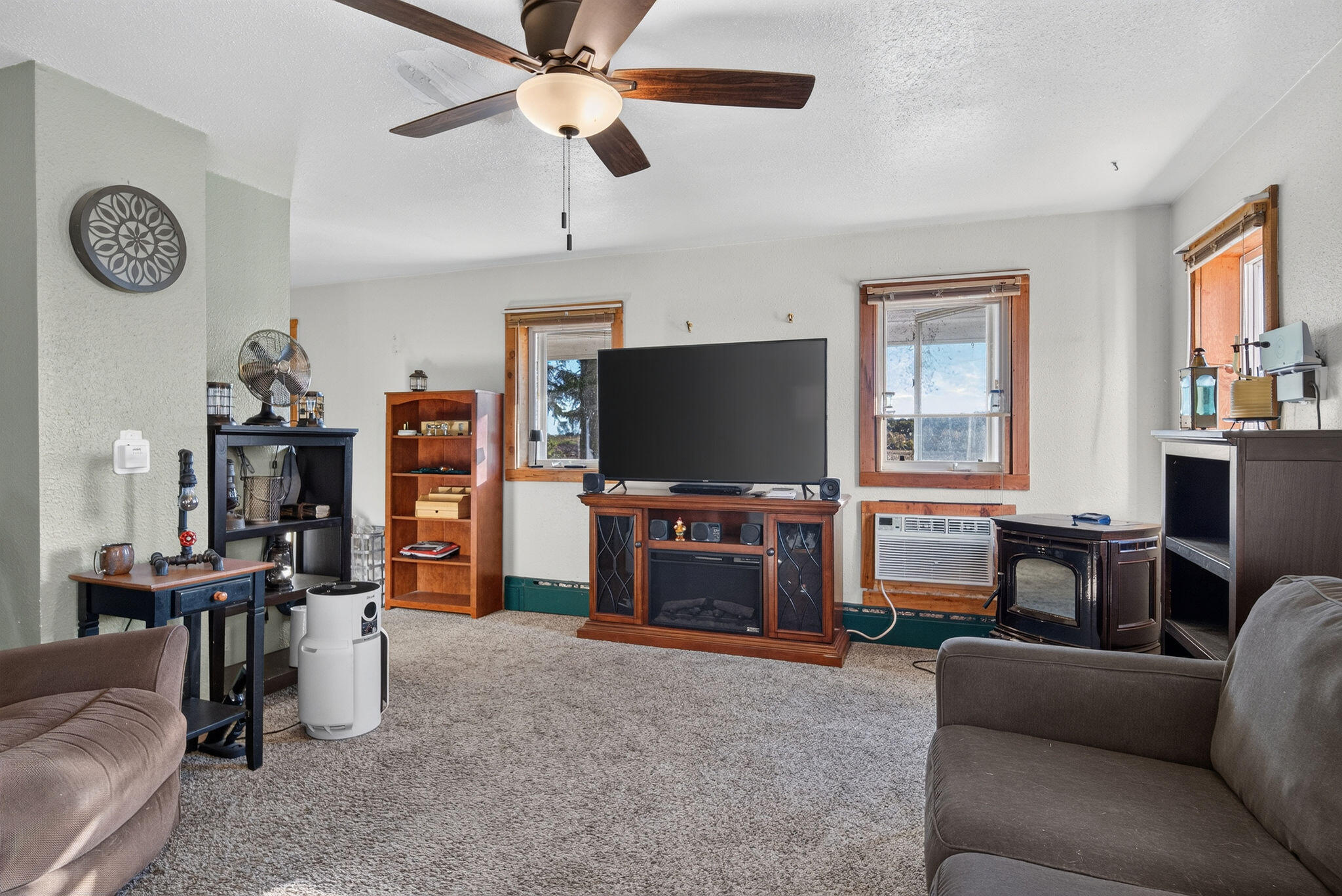 N3082 Camp Riversite Road Lima, WI 53093 - Photo 6 of 41 Living Room