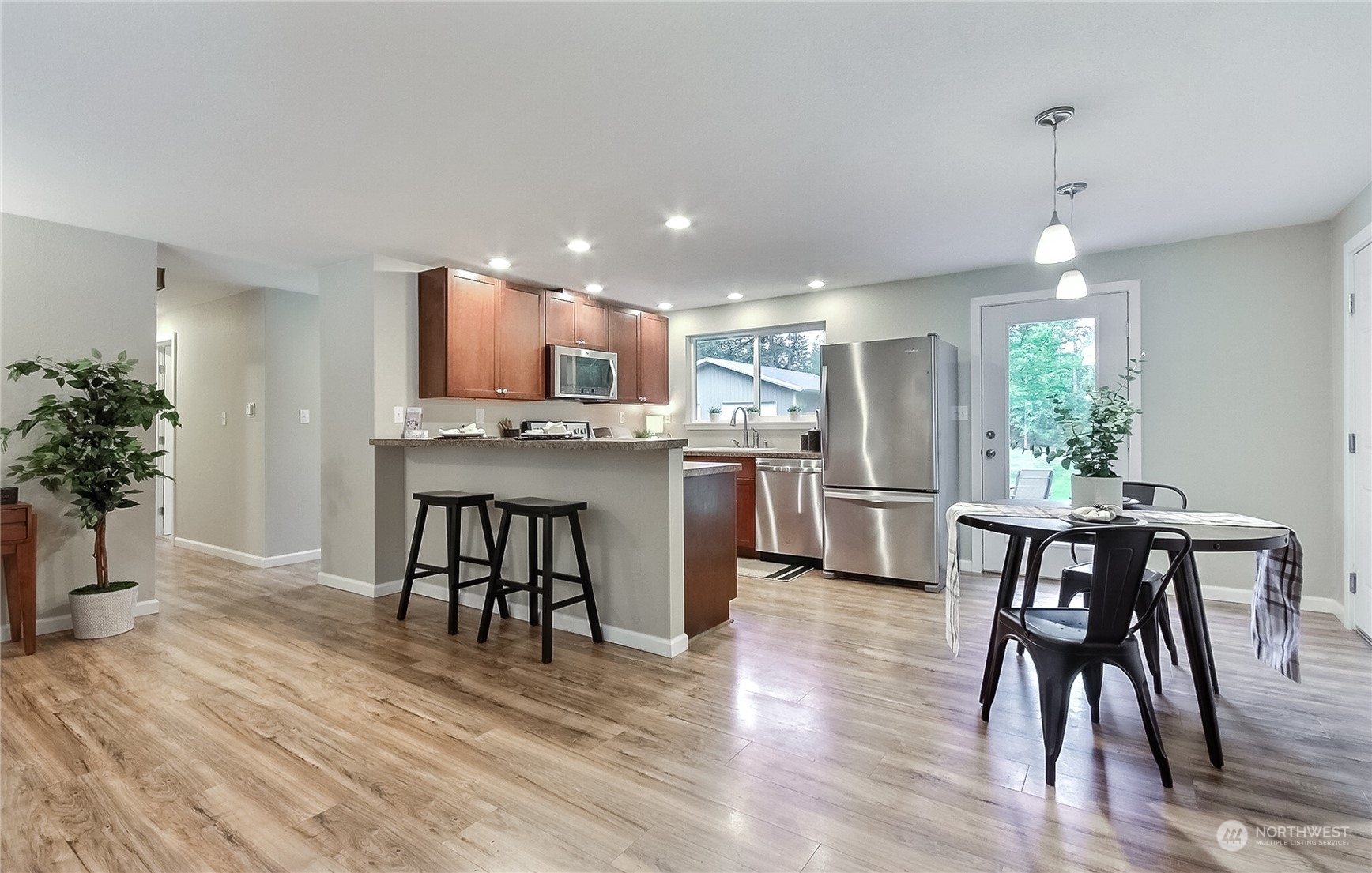 850 Southwest Miller Road Port Orchard, WA 98367 - Photo 8 of 22 Gallery Image 8