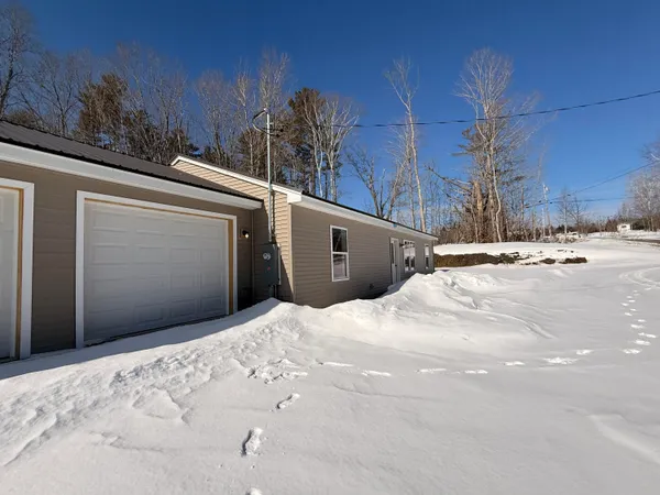 $369,900 | 5 Oldham Road, St. Albans, ME 04971