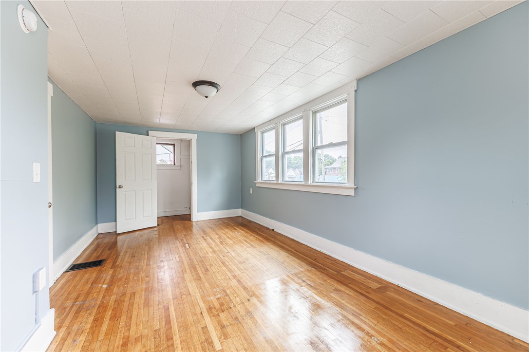 140 Curlew Street Rochester, NY 14613 - Photo 17 of 29