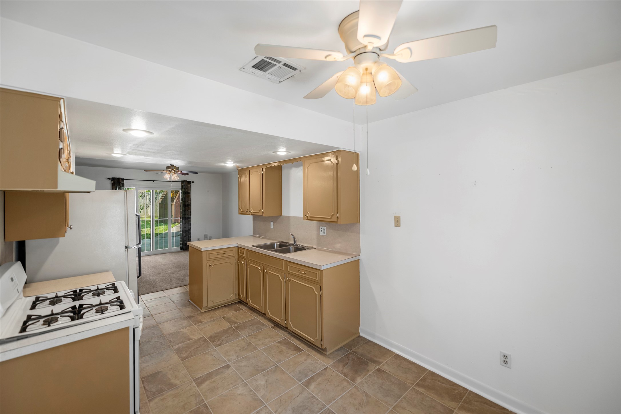 4511 Connorvale Road Houston, TX 77039 - Photo 16 of 25 Dining area