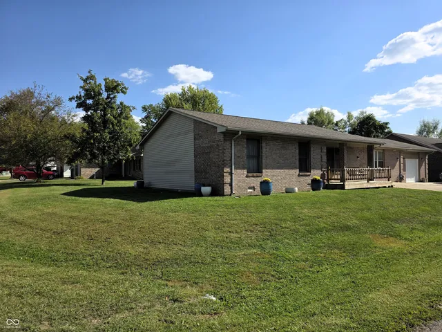 $229,500 | 508 Deer Run, Westport, IN 47283