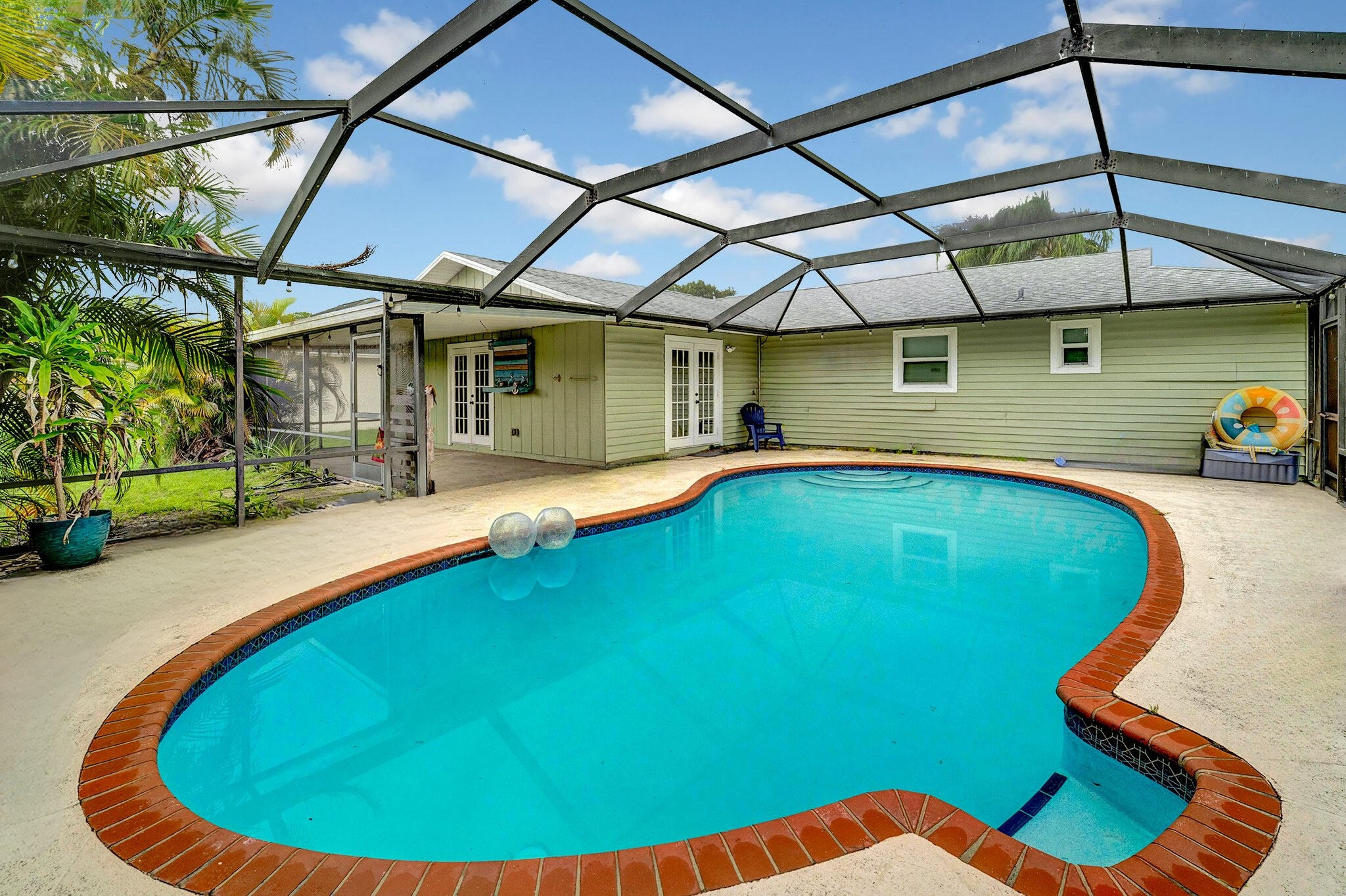 Back screened in Pool