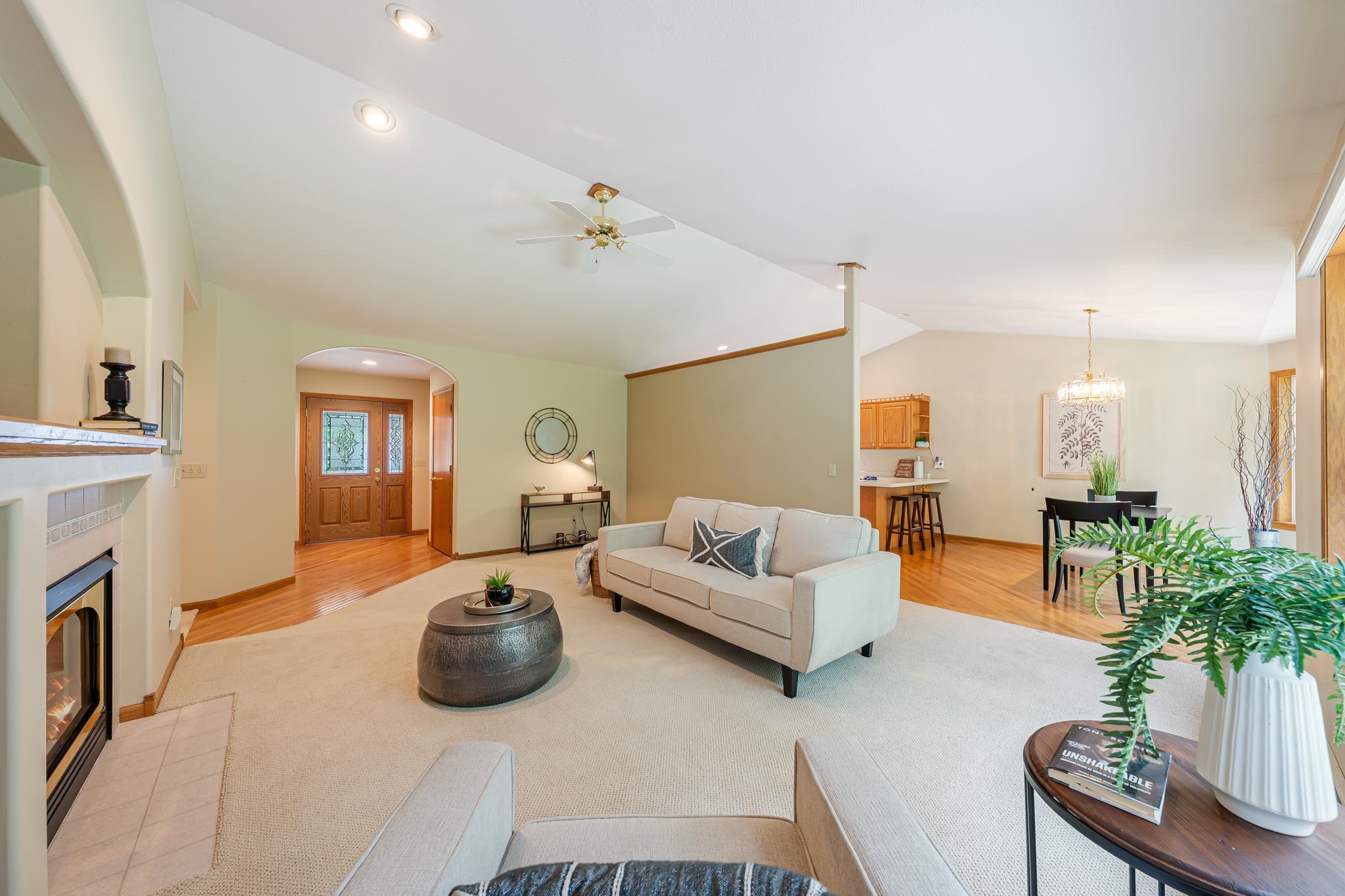 1424 East Keystone Lane Appleton, WI 54913 - Photo 11 of 50