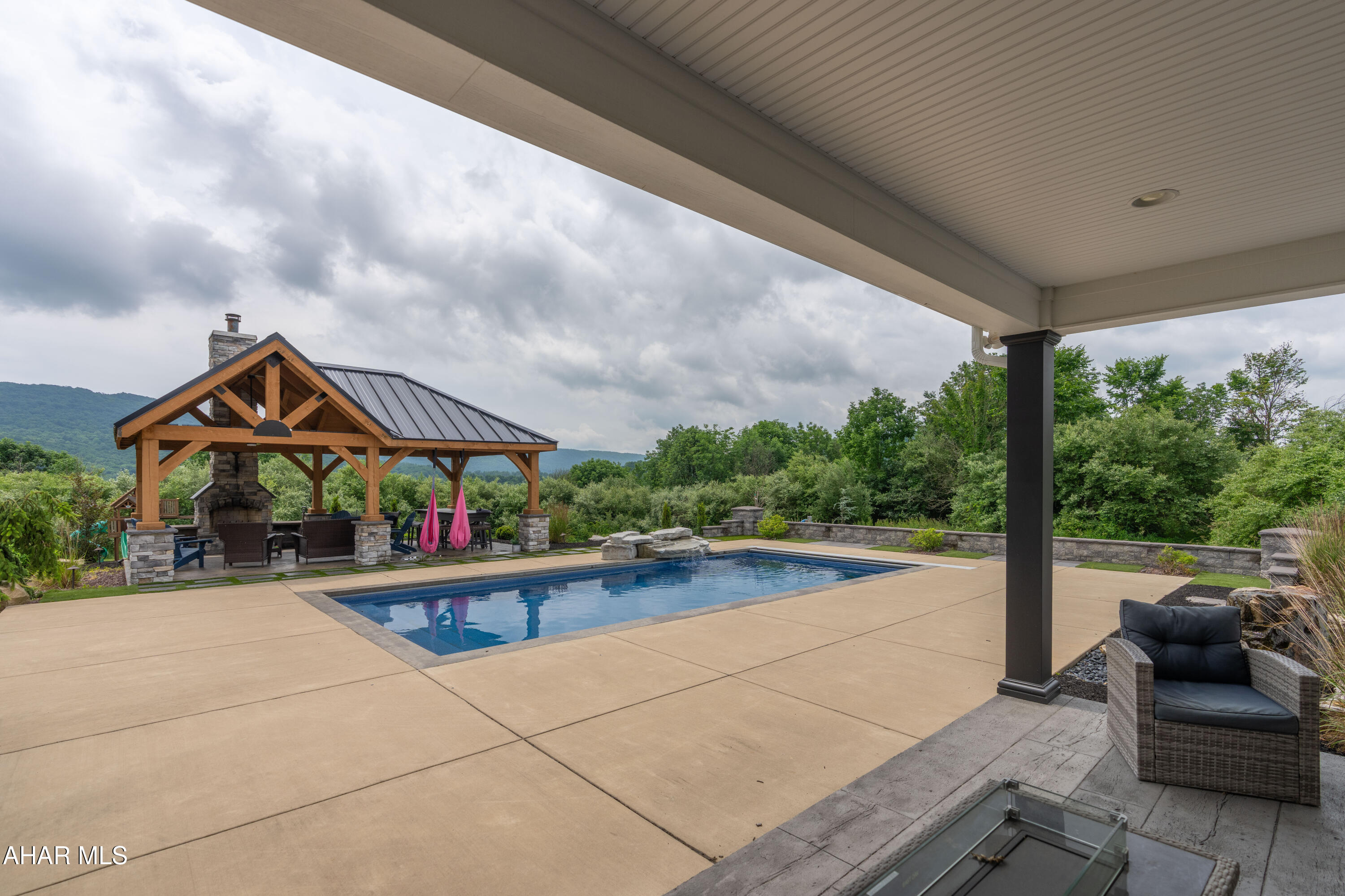 102 Middle Ridge Road Hollidaysburg, PA 16648 - Photo 22 of 82