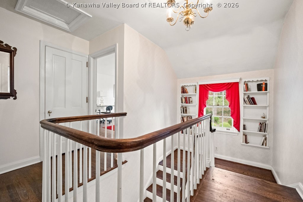 606 Briarwood Road Charleston, WV 25314 - Photo 24 of 49 Second floor hallway