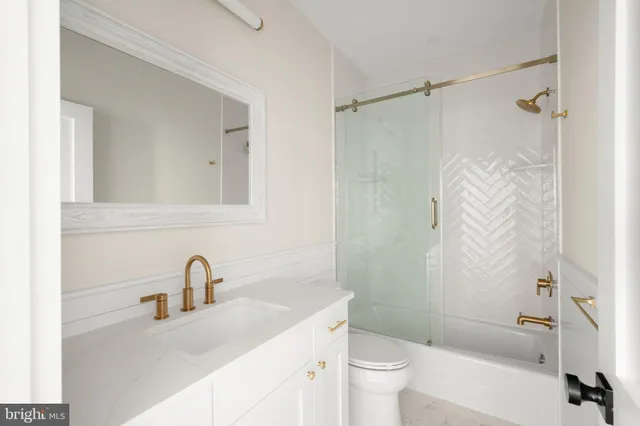 a view of a back yard of the house