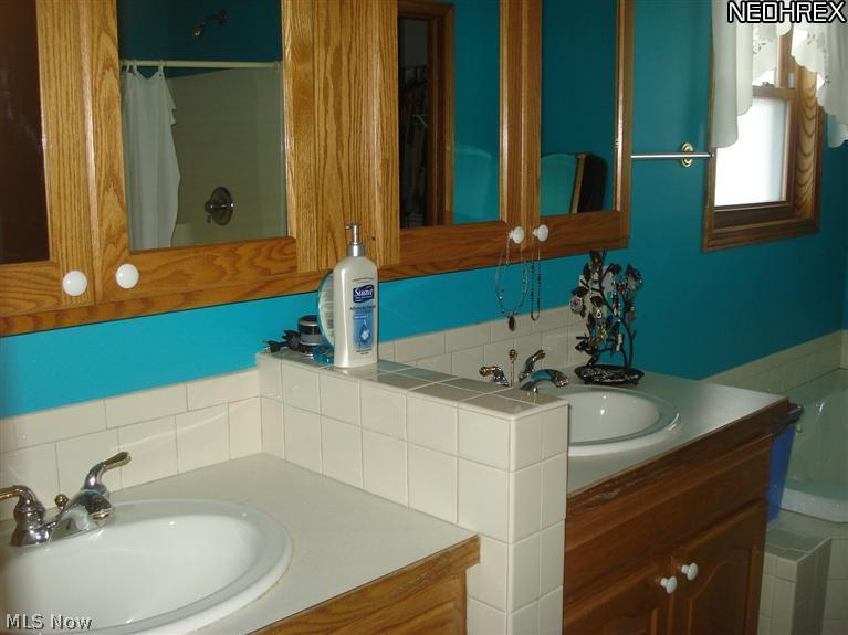 7108 Lardon Road Malvern, OH 44644 - Photo 13 of 22 Gallery Image 13