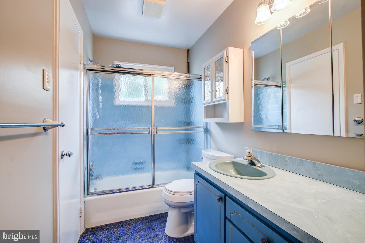 11814 Selfridge Road Silver Spring, MD 20906 - Photo 18 of 29 Master Bath