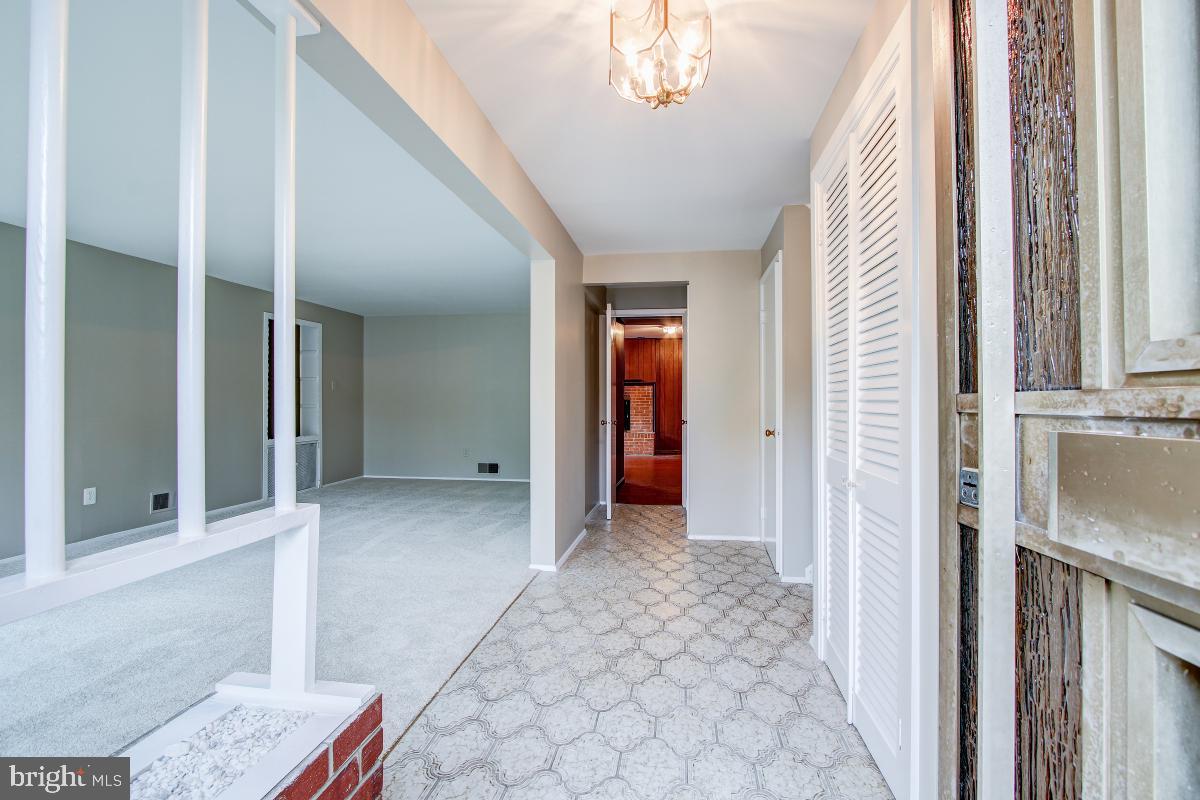 11814 Selfridge Road Silver Spring, MD 20906 - Photo 3 of 29 Foyer