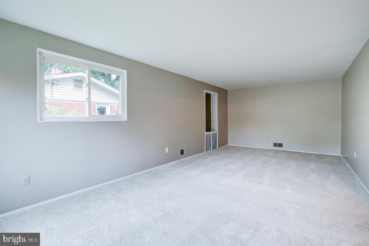 11814 Selfridge Road Silver Spring, MD 20906 - Photo 5 of 29