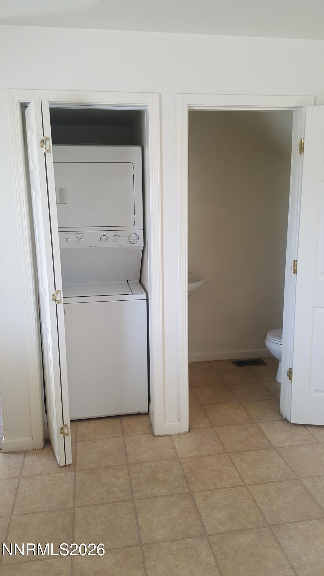 1811 H Street Sparks, NV 89431 - Photo 11 of 21 20170602_143417
