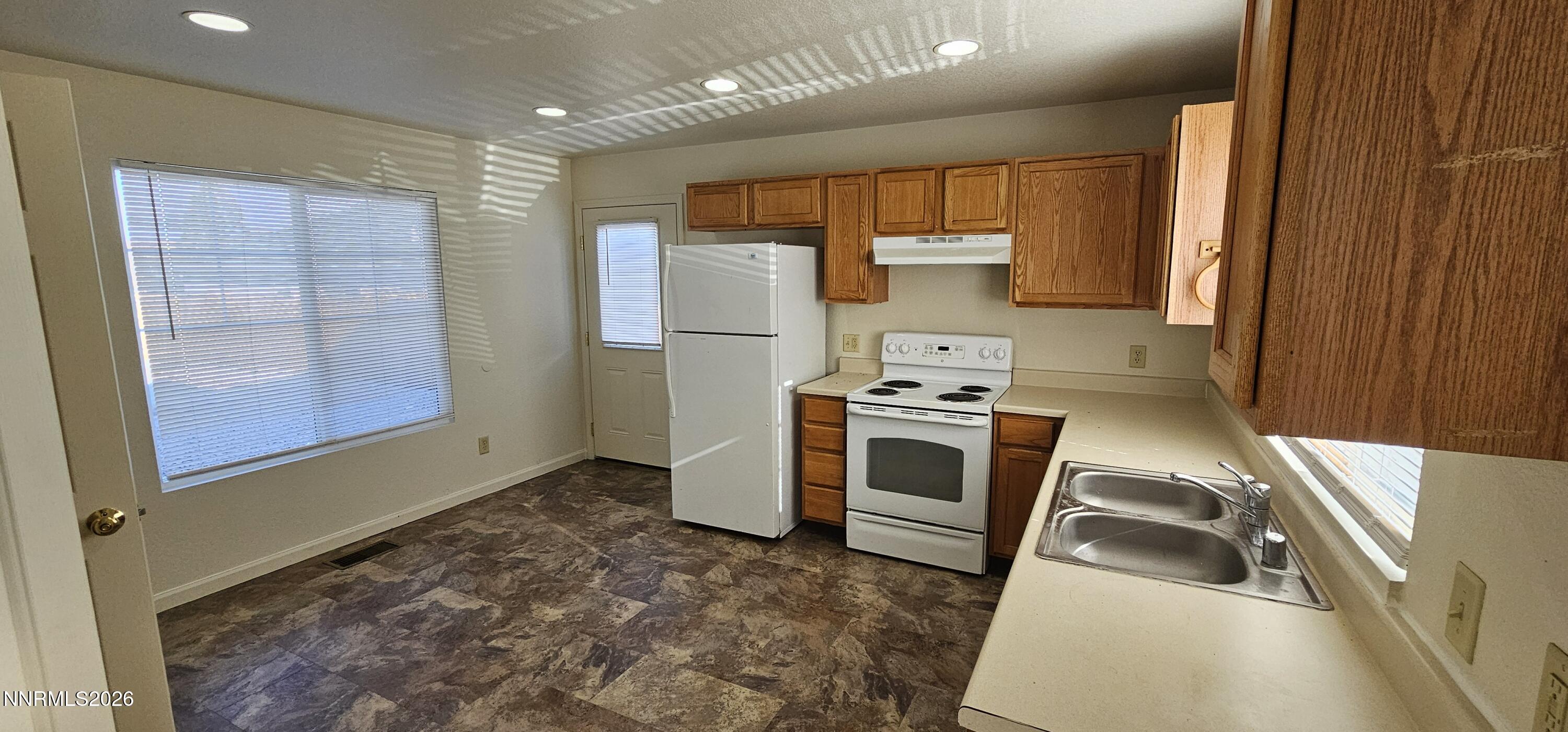 1811 H Street Sparks, NV 89431 - Photo 16 of 21 20241223_131256