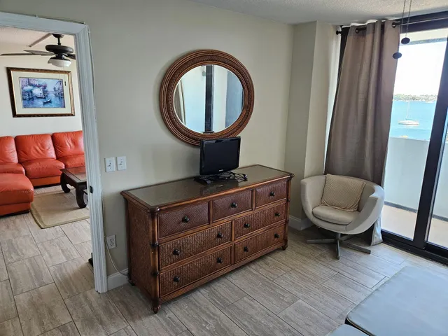 $2,950 | 5600 North Flagler Drive, Unit 408, West Palm Beach, FL 33407