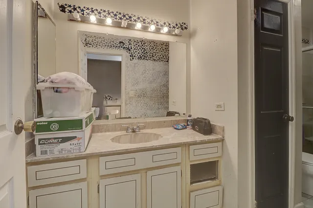 $215,000 | 556 Pontiac Lane, Bolingbrook, IL 60440