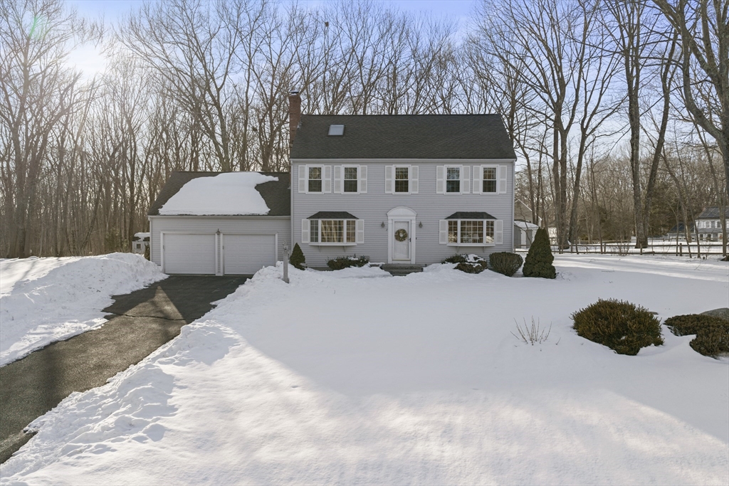 3 Nobscott Road Medway, MA 02053 - Photo 2 of 42 Gallery Image 2