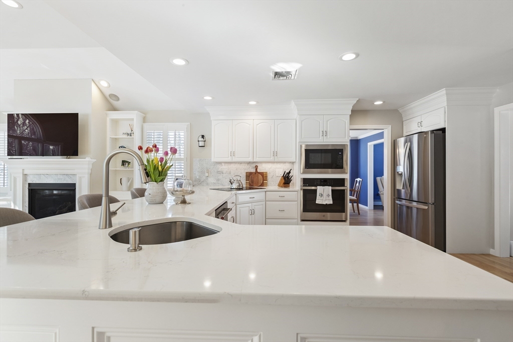 3 Nobscott Road Medway, MA 02053 - Photo 10 of 42 Gallery Image 10