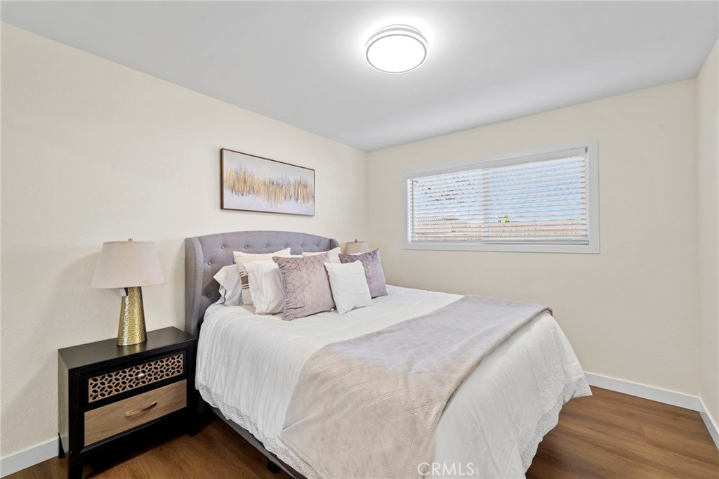 9561 Cardinal Avenue Westminster, CA 92683 - Photo 15 of 34 Great Size bedroom, smooth ceilings, Dual Pane Windows