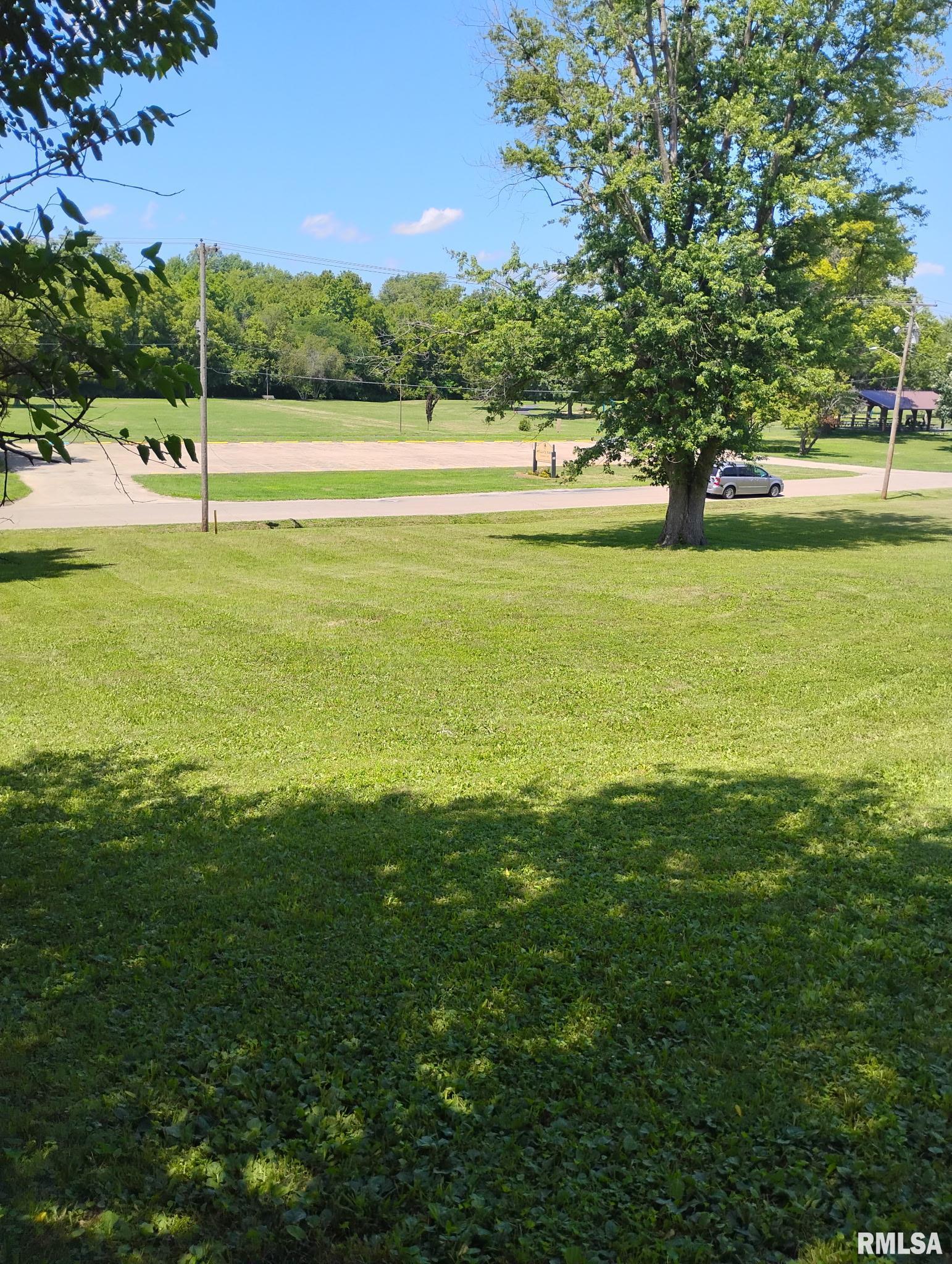 351 South Ave D Canton, IL 61520 - Photo 7 of 9