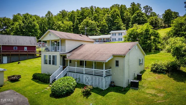 $305,000 | 23270 Denton Valley Road, Abingdon, VA 24211