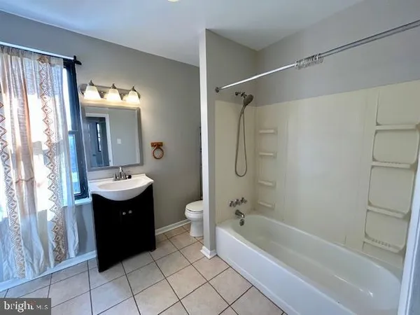 $1,675 | 923 McHenry Street, Baltimore, MD 21223