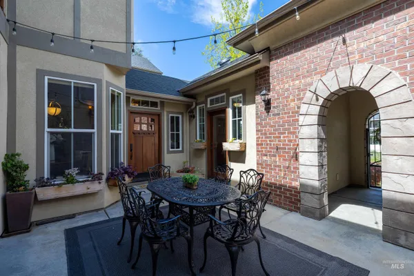 $699,990 | 253 East Wexford Lane, Eagle, ID 83616