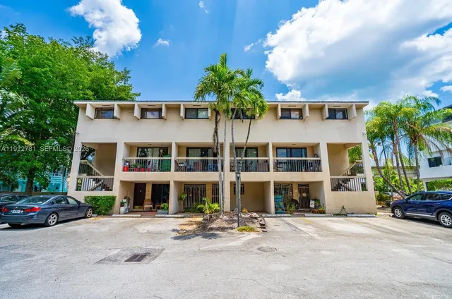 $2,700 | 3001 Southwest 1st Avenue, Unit 102, Miami, FL 33129