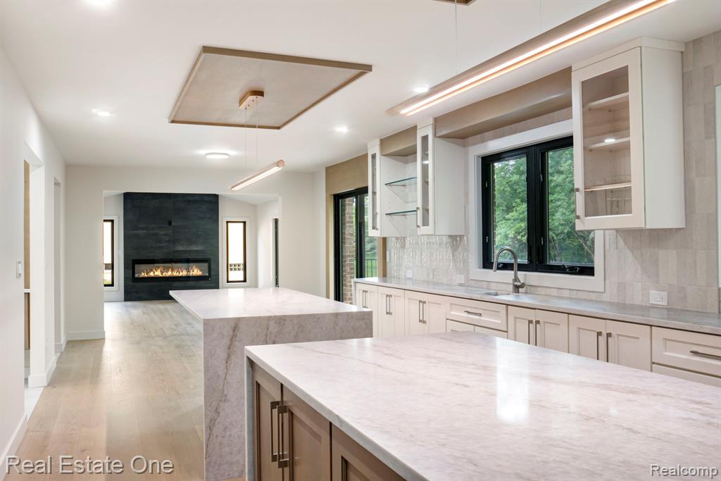 1683 Mark Hopkins Road Bloomfield Hills, MI 48302 - Photo 12 of 44