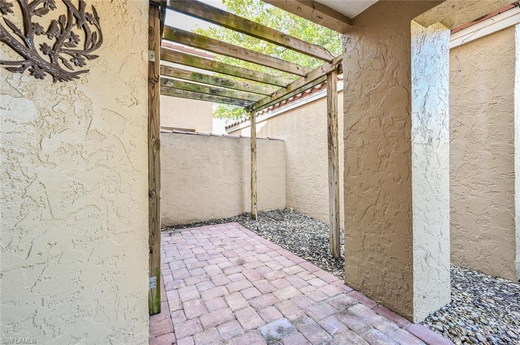 869 Reef Point Circle, Unit 26 Naples, FL 34108 - Photo 3 of 29 Patio