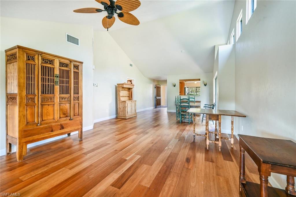 869 Reef Point Circle, Unit 26 Naples, FL 34108 - Photo 6 of 29 Living Room