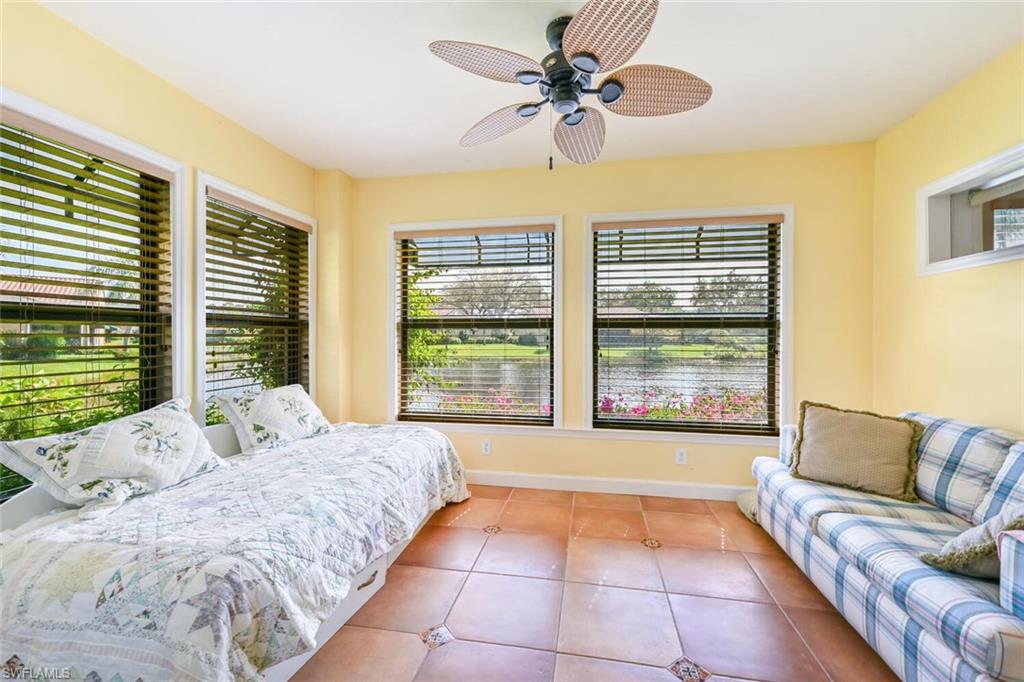 869 Reef Point Circle, Unit 26 Naples, FL 34108 - Photo 8 of 29 Living Room