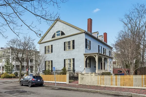 $799,000 | 96 Washington Square East, Unit 2, Salem, MA 01970
