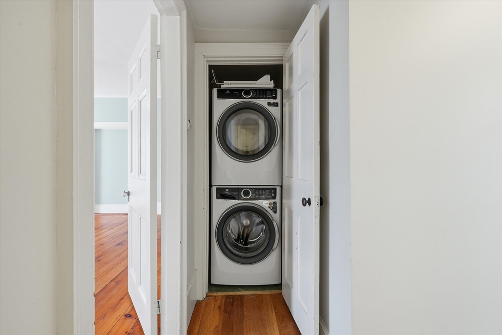 96 Washington Square East, Unit 2 Salem, MA 01970 - Photo 23 of 40 a utility room with dryer and washer