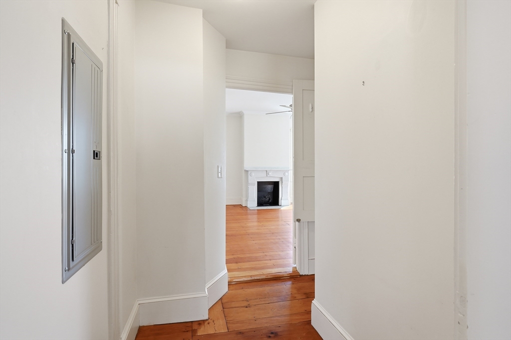 96 Washington Square East, Unit 2 Salem, MA 01970 - Photo 10 of 40 a view of a hallway