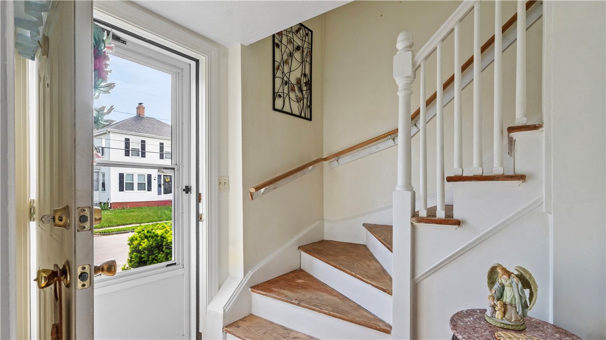 21 Brookwood Road Cranston, RI 02910 - Photo 8 of 14