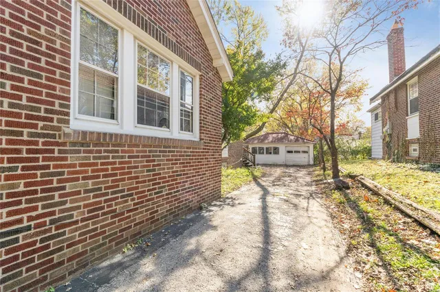 $150,000 | 7510 Springdale Drive, St. Louis, MO 63121