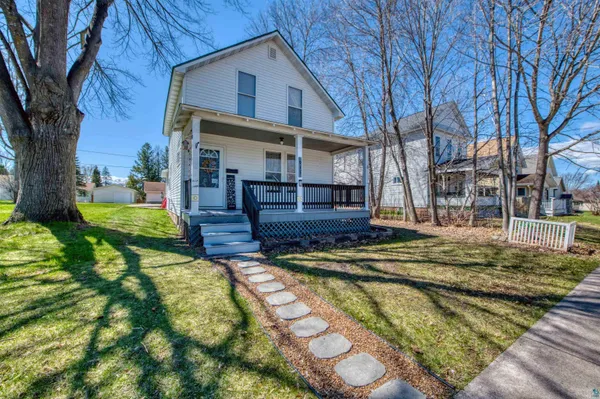 $214,000 | 915 11th Avenue West, Ashland, WI 54806