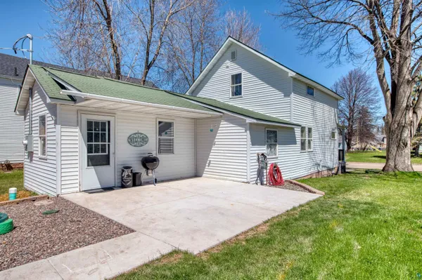 $214,000 | 915 11th Avenue West, Ashland, WI 54806