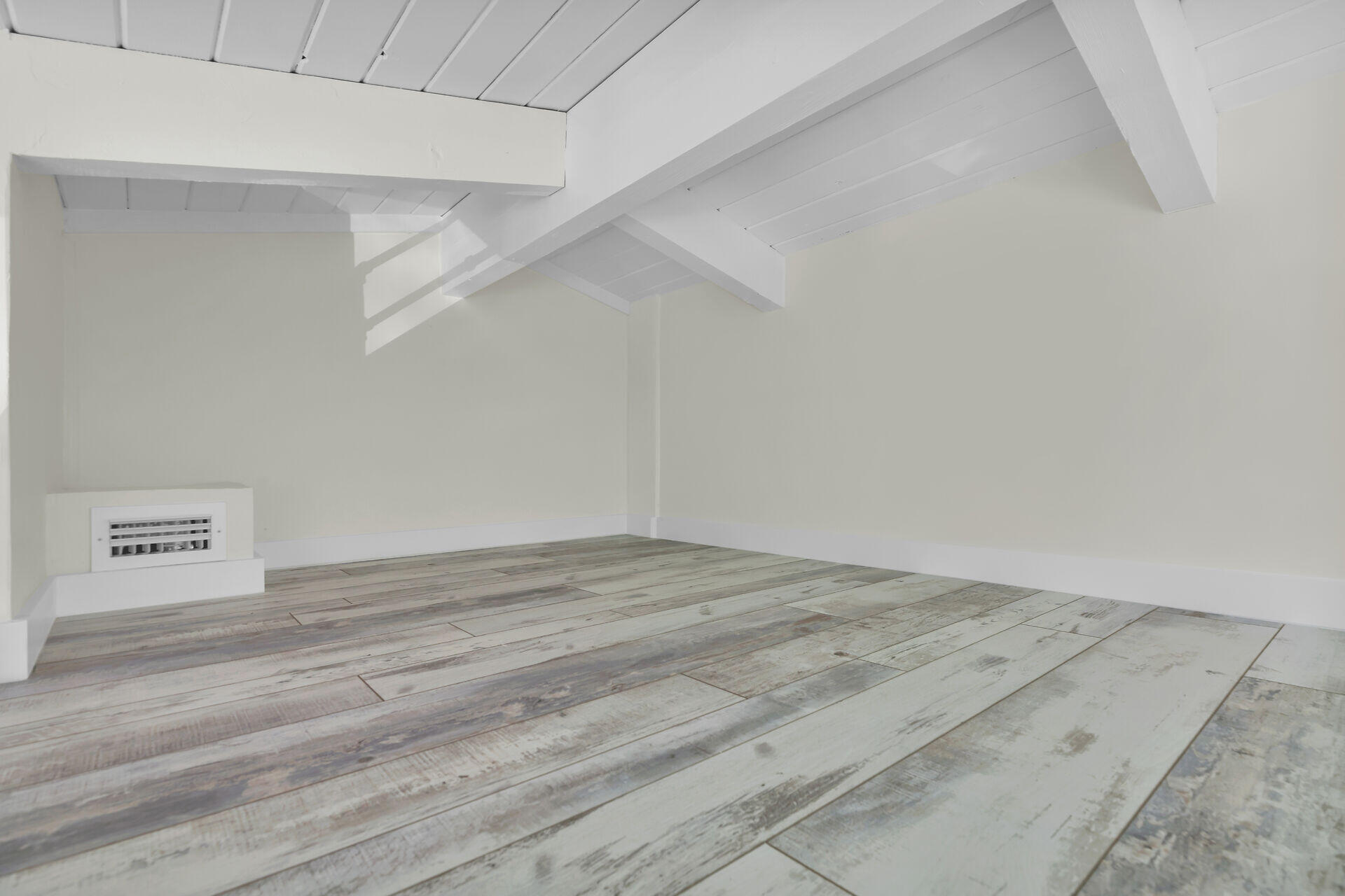 147 Sioux Street Tavernier, FL 33070 - Photo 25 of 41 wooden floor in a room
