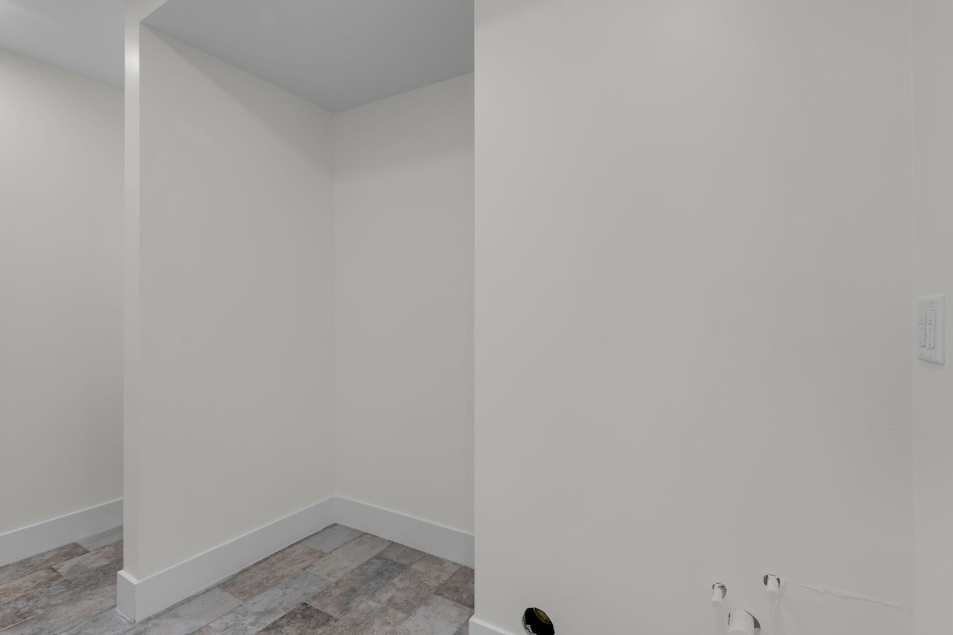 147 Sioux Street Tavernier, FL 33070 - Photo 36 of 41 a small space with a window