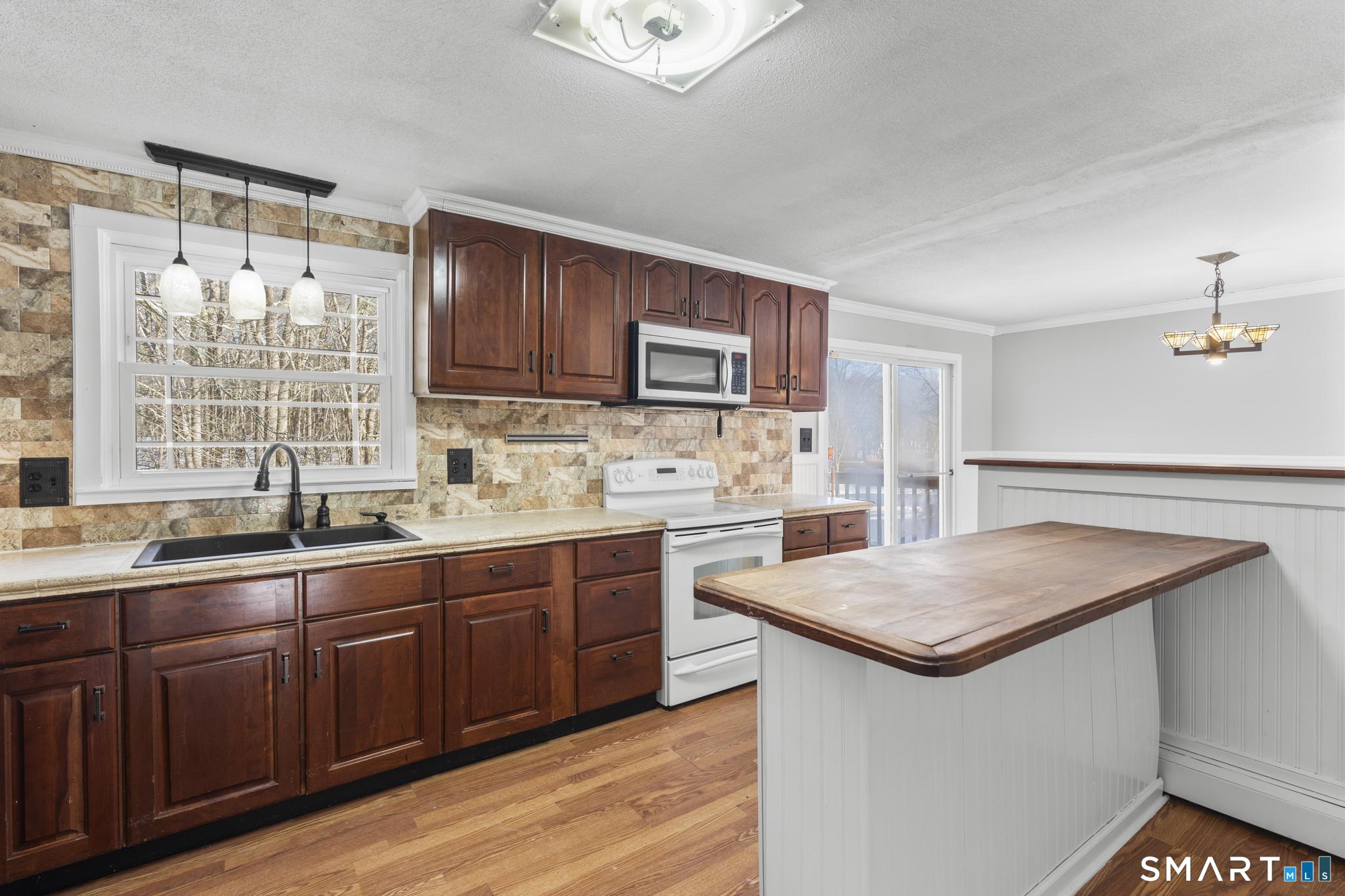 7 Partridge Hollow Road Ledyard, CT 06335 - Photo 13 of 38