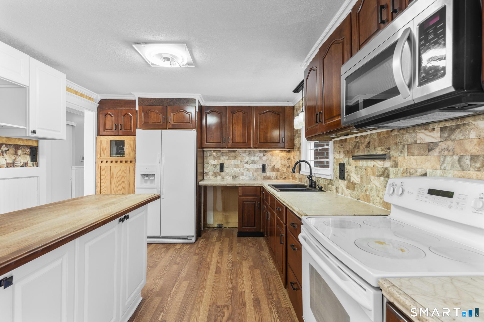 7 Partridge Hollow Road Ledyard, CT 06335 - Photo 15 of 38