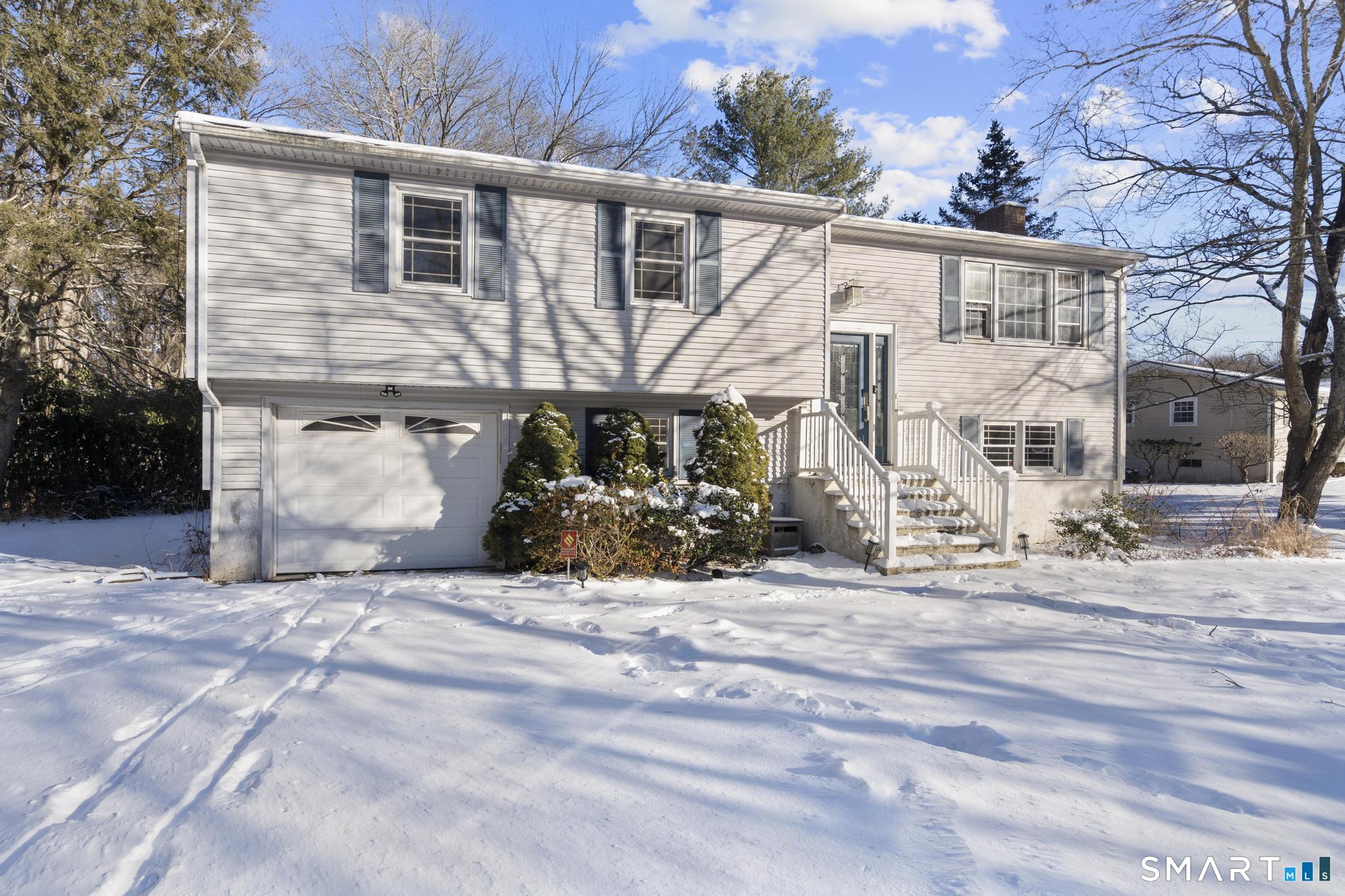 7 Partridge Hollow Road Ledyard, CT 06335 - Photo 3 of 38