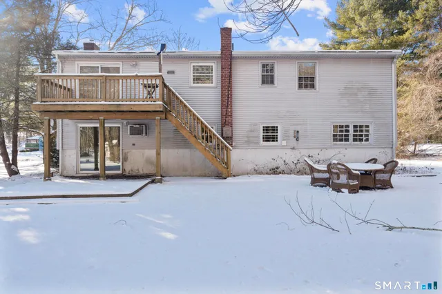 a view of outside area