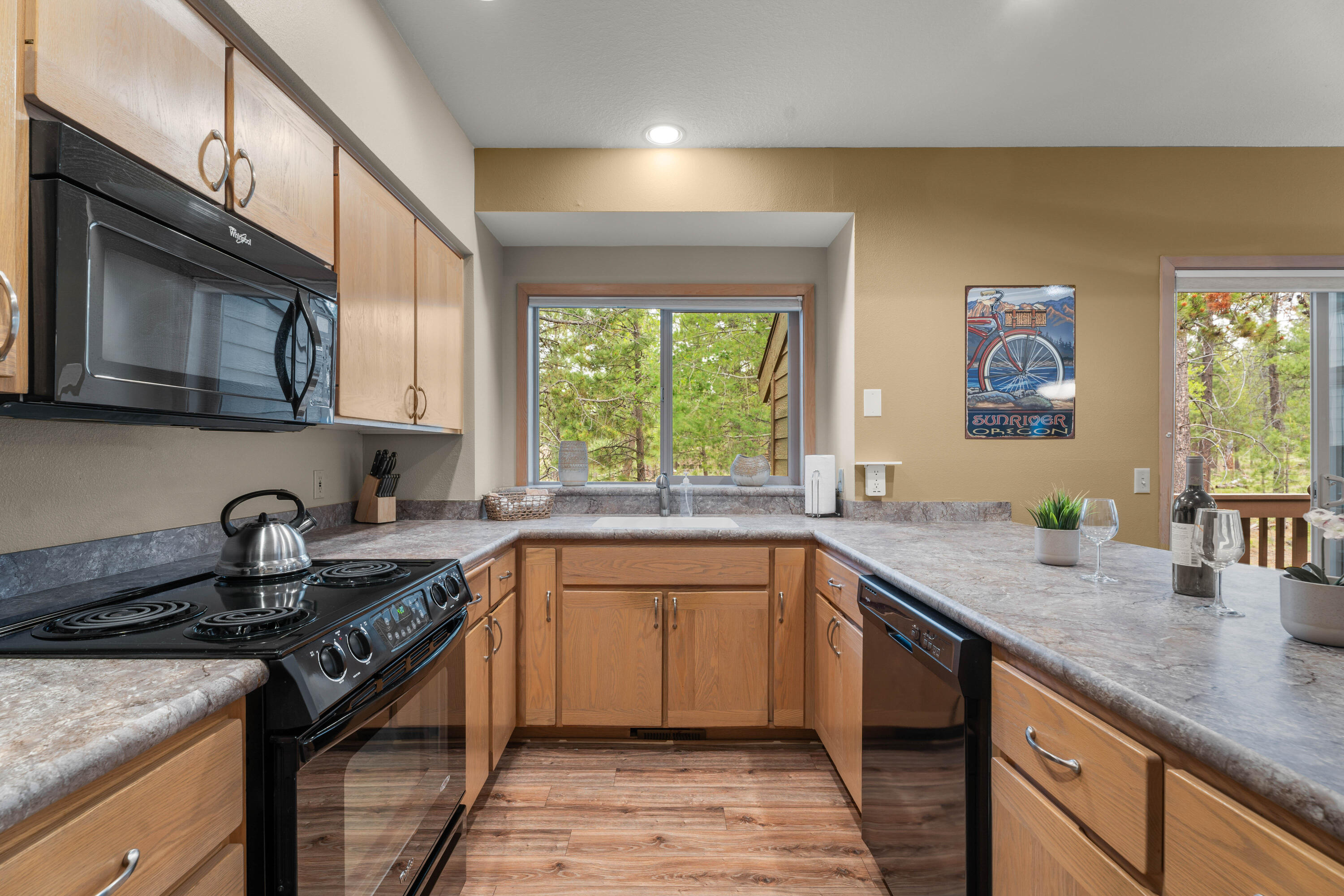 57357 Beaver Ridge Loop, Unit 22 Sunriver, OR 97707 - Photo 7 of 21